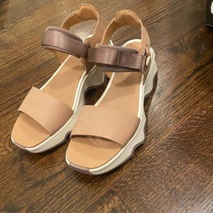 Sorel Kinetic Impact Y strap high sandal